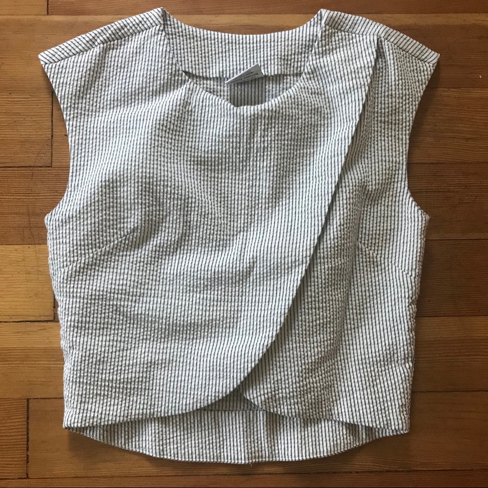 MADRI Collection S/S seersucker Crossover Top